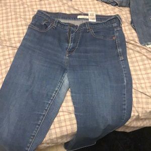capris